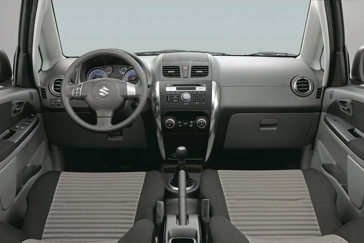 Suzuki SX4 facelift 2010 interior