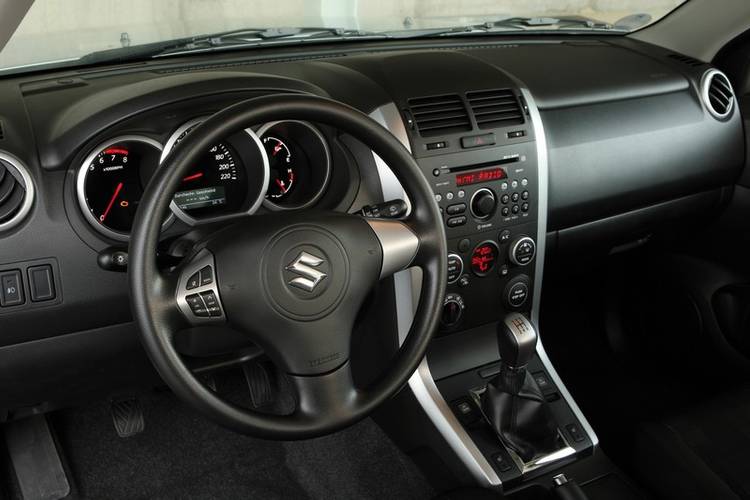 Suzuki Grand Vitara facelift 2008 interior