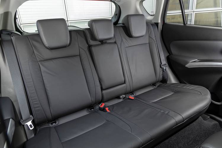 Suzuki S-Cross JY facelift 2018 zadní sedadla