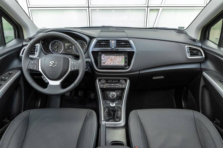 Interno di una Suzuki S-Cross JY facelift 2017