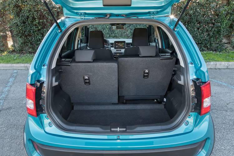 Suzuki Ignis MF 2017 plegados los asientos traseros