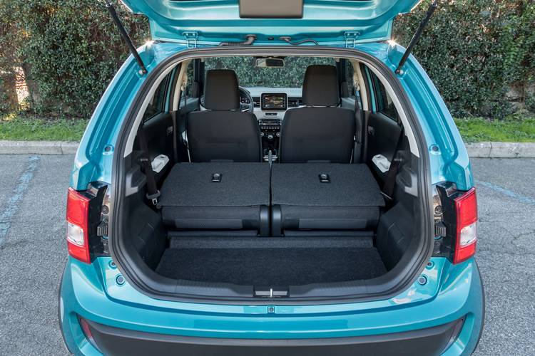 Suzuki Ignis MF 2018 plegados los asientos traseros