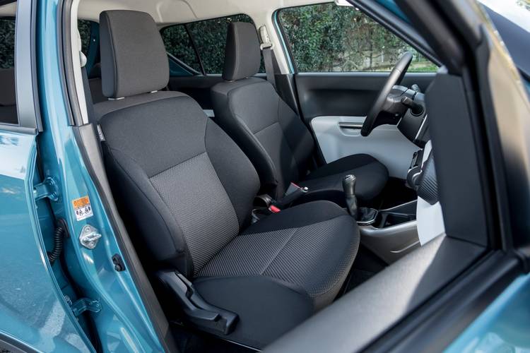 Suzuki Ignis MF 2016 voorstoelen