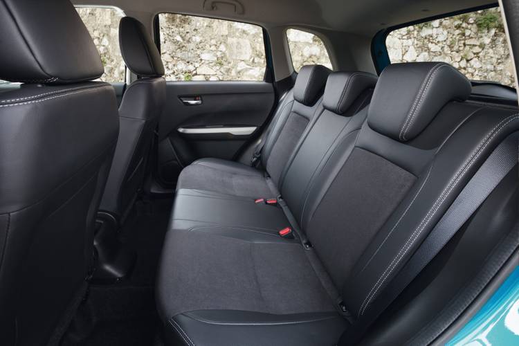 Suzuki Vitara LY 2017 assentos traseiros