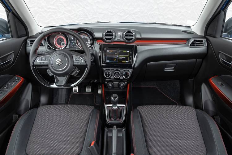 Interno di una Suzuki Swift Sport A2L 2019