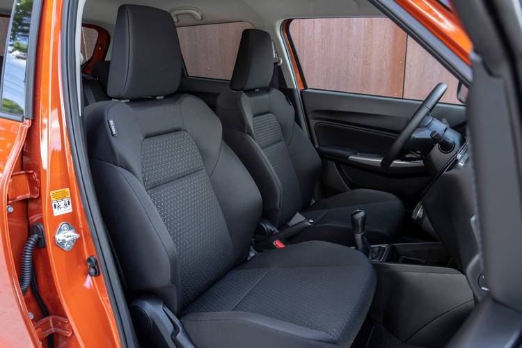 Suzuki Swift A2L 2020 voorstoelen