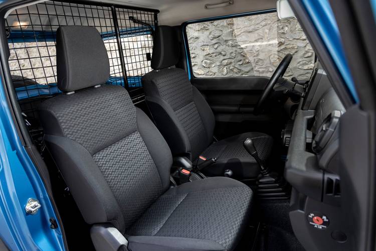 Suzuki Jimny JB 2019 přední sedadla