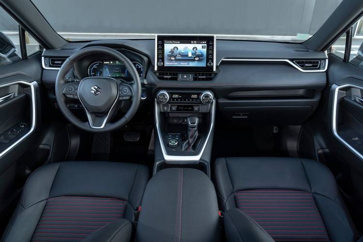 Interno di una Suzuki Across 2020