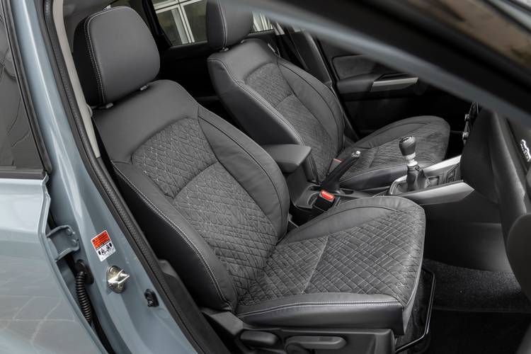 Suzuki Vitara LY facelift 2018 vorn sitzt