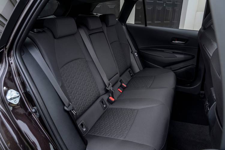 Suzuki Swace 2021 rear seats