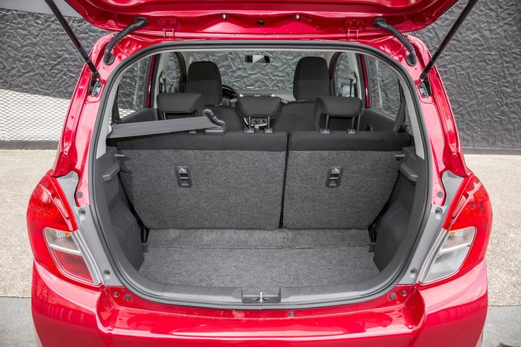 Suzuki Celerio FE 2016 sièges arrière rabattus
