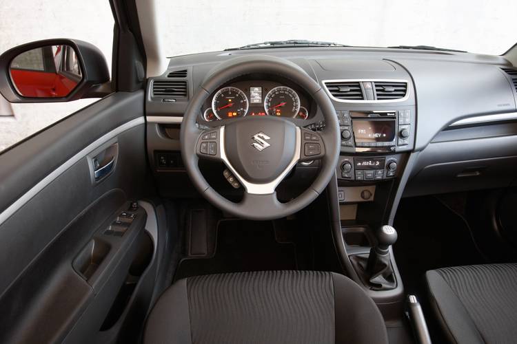 Interno di una Suzuki Swift AZG 2010