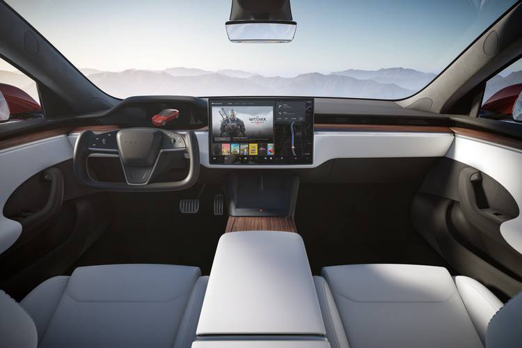Interno di una Tesla Model S facelift 2021