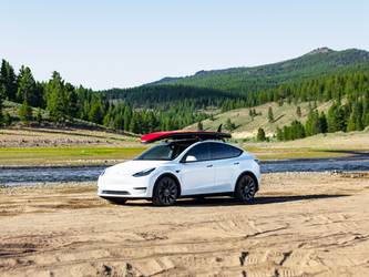 Tesla Model Y  2020