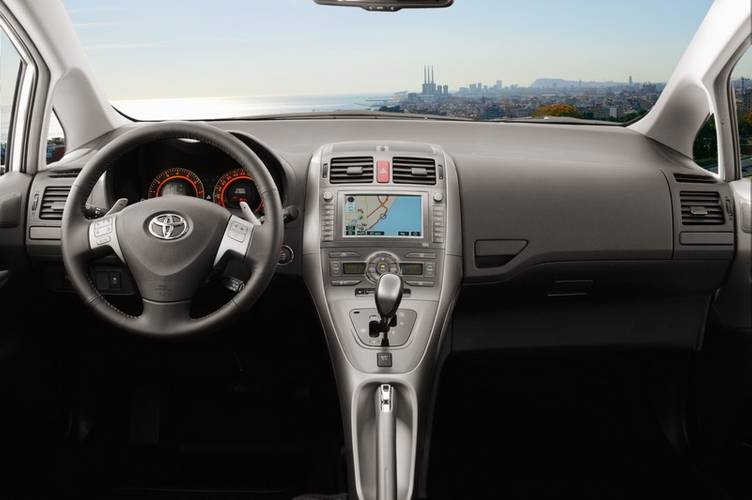 Toyota Auris E150 2007 interior