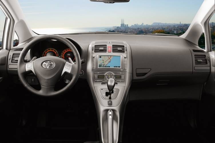 Toyota Auris E150 2007 intérieur