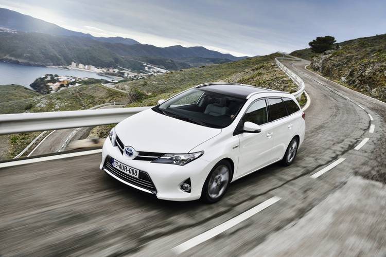 Toyota Auris E180 Hybrid Touring Sports 2013 kombi