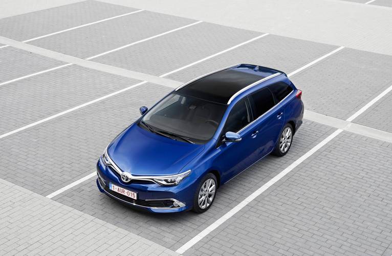 Toyota Auris E180 Touring Sports facelift 2015 kombi