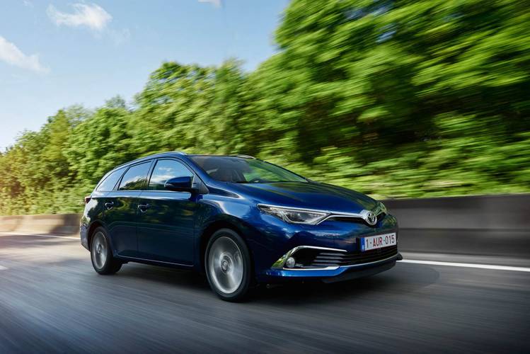 Toyota Auris E180 Touring Sports facelift 2017 kombi