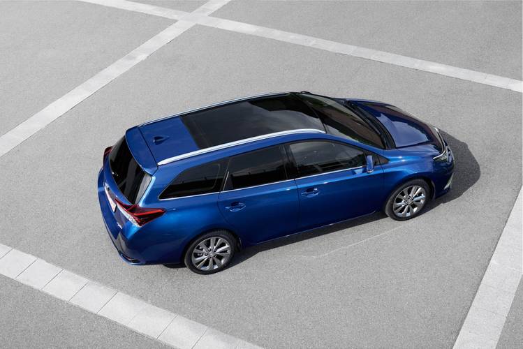 Toyota Auris E180 Touring Sports facelift 2017 familiar