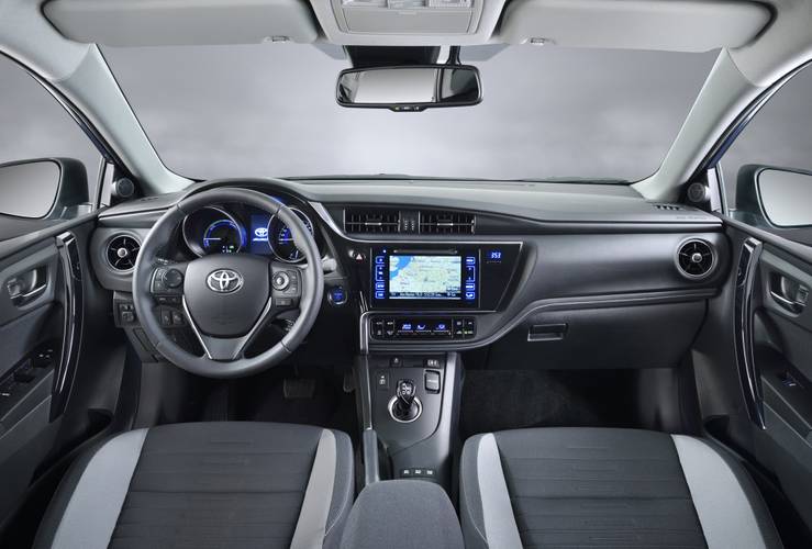 Toyota Auris E180 Touring Sports facelift 2016 intérieur