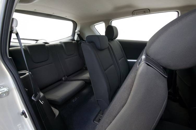 Toyota Corolla Verso AR10 facelift 2009 rear seats