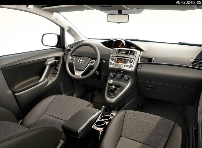 Toyota Verso AR20 2009 interior