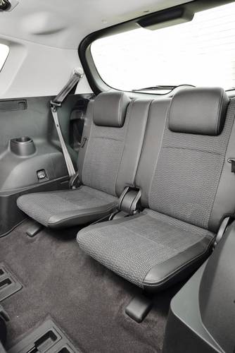 Toyota Verso AR20 facelift 2015 zadní sedadla