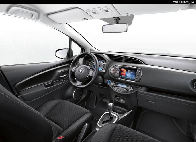 Toyota Yaris XP130 facelift 2014 interiér