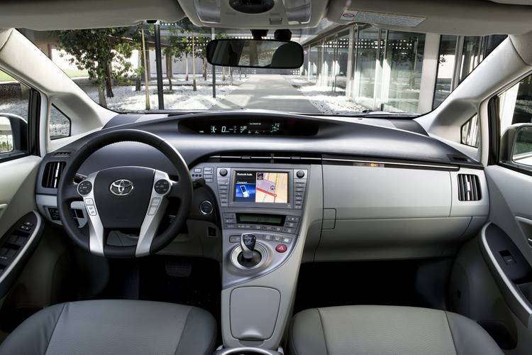 Toyota Prius XW30 facelift 2013 interior