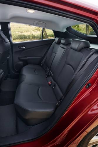 Toyota Prius XW50 2017 zadní sedadla