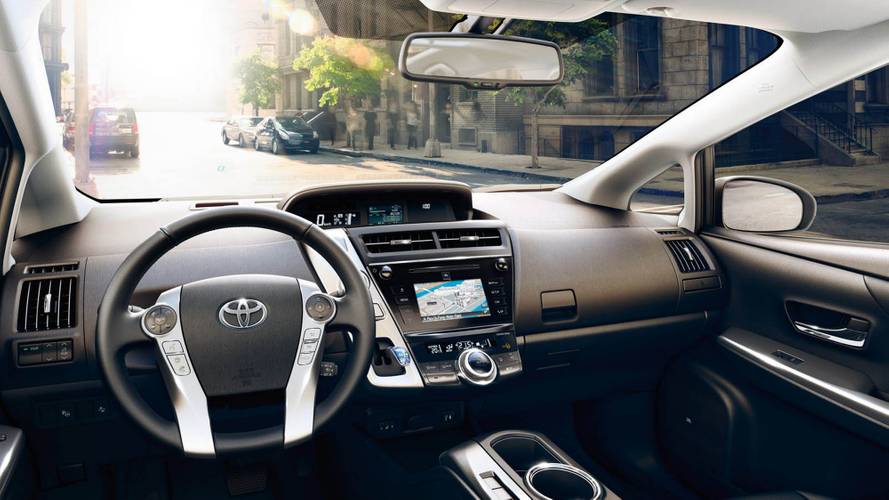 Interno di una Toyota Prius+ ZVW40 facelift 2015
