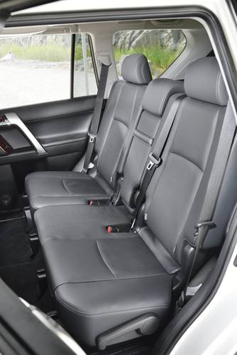 Toyota Land Cruiser J150 facelift 2016 zadní sedadla