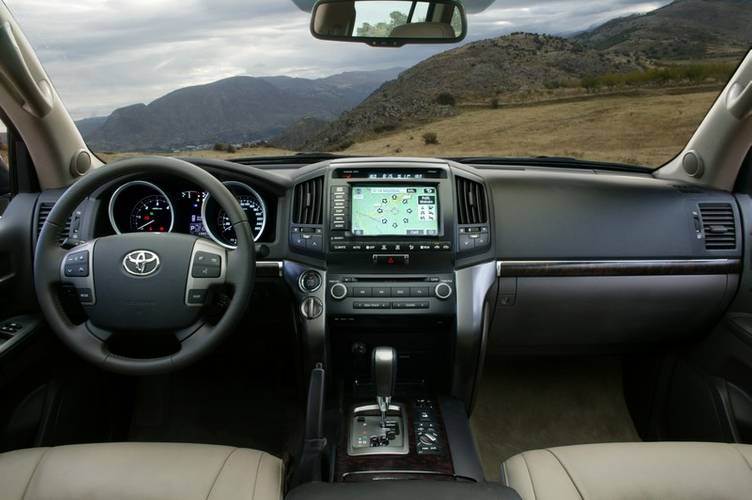 Toyota Land Cruiser J200 2007 interieur