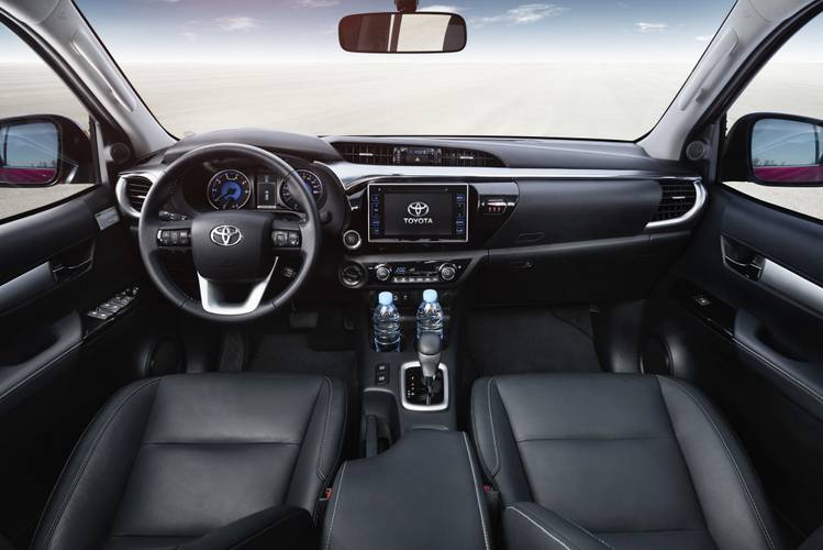 Interno di una Toyota Hilux AN120 AN130 Double-Cab 2016
