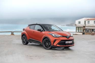 Toyota C-HR AX10 2019