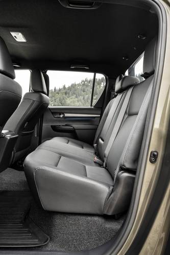 Toyota Hilux AN120 AN130 facelift 2021 rear seats