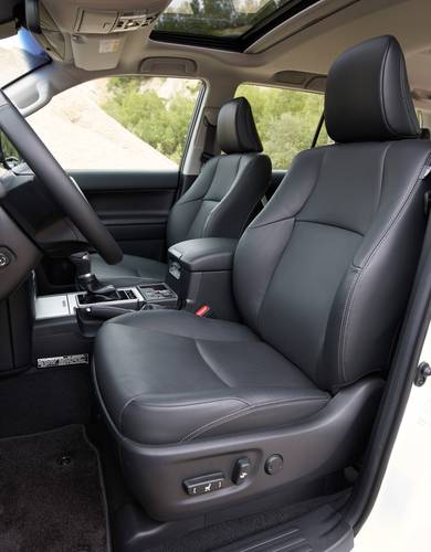 Toyota Land Cruiser J150 facelift 2020 asientos delanteros
