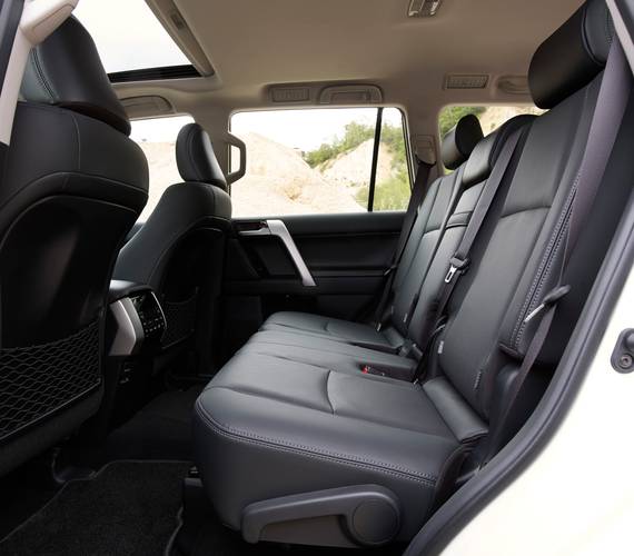 Toyota Land Cruiser J150 facelift 2021 rear seats