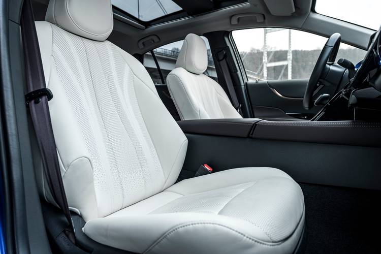 Toyota Mirai JPD20 2021 front seats