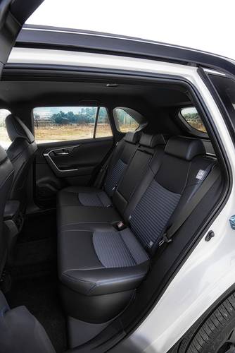 Banquette arrière de la Toyota RAV4 PHEV XA50 2020