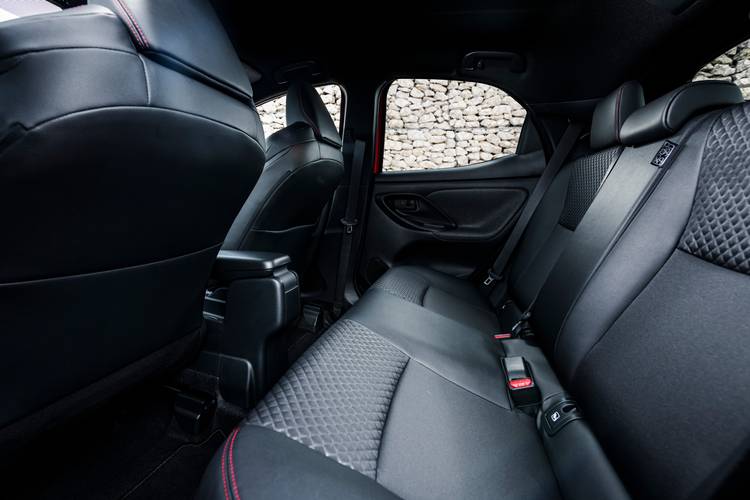 Banquette arrière de la Toyota Yaris XP210 2020