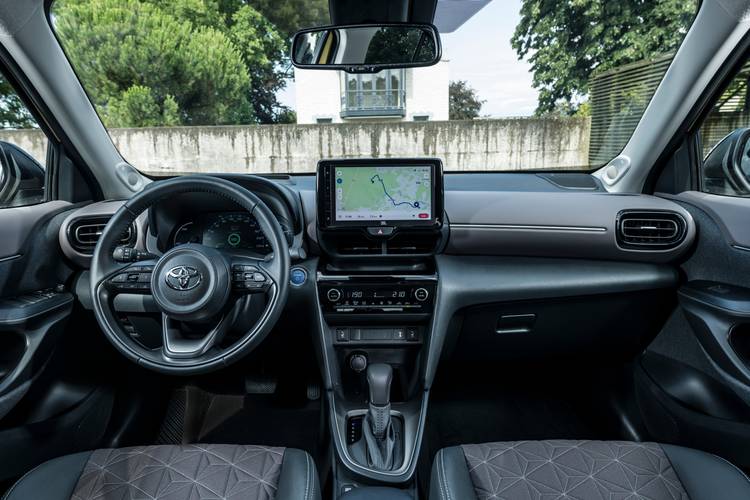 Interno di una Toyota Yaris Cross XP210 2021