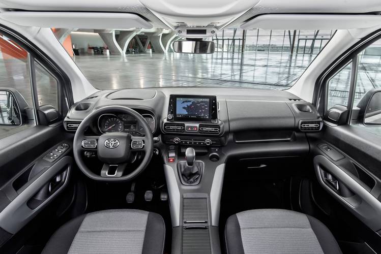 Toyota Proace City Verso 2019 interior