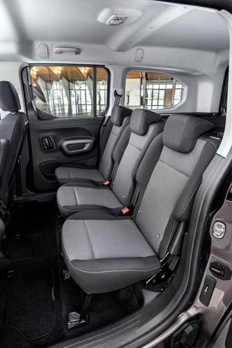 Toyota Proace City Verso 2021 rear seats