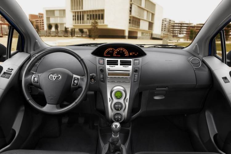 Toyota Yaris XP90 facelift 2009 interior