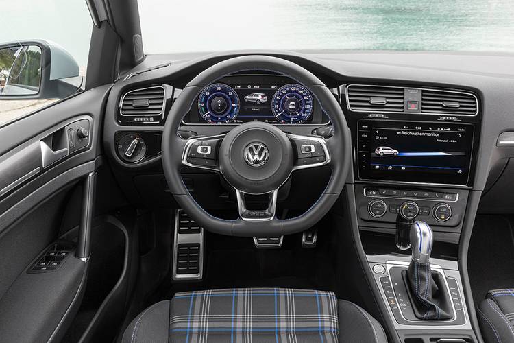 Volkswagen VW Golf 5G GTE facelift 2018 wnętrze