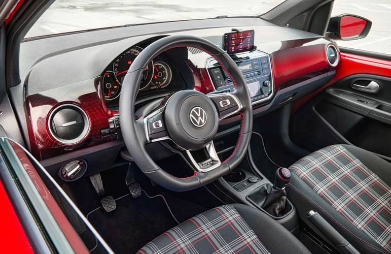 Volkswagen VW UP GTI facelift 2018 interiér