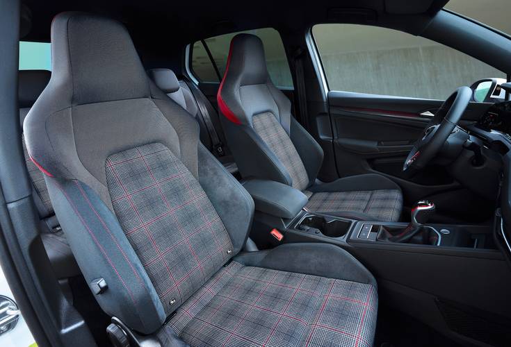 Volkswagen Golf GTi CD1 2021 voorstoelen