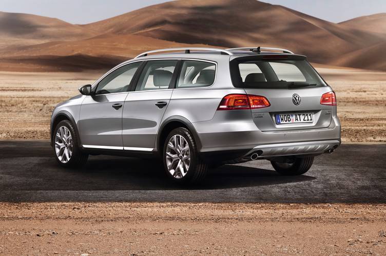 Volkswagen Passat B7 Alltrack 2013 wagon